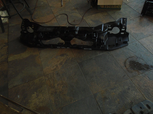 Imagen 2 de 3 de Vendo Laton Frontal De Ford Taurus Año 2005