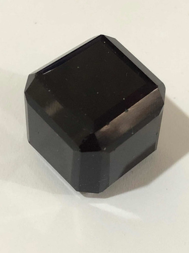 Topacio 84.20 Cts Natural Océano Rojo Cubo Piedra Suelta Rojo