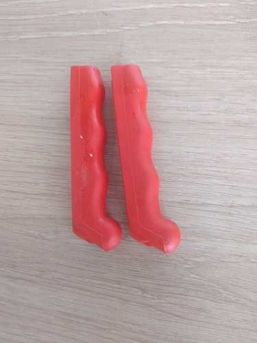 Capa De Manete Caloi Cross Vermelho Extra Ferro Extra Nylon