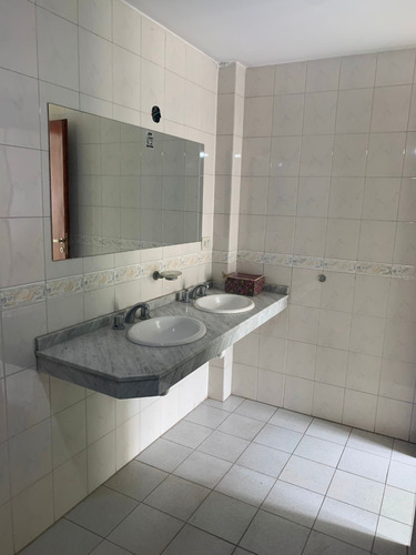 Imagen 10 de 11 de Del Viso/ En Alquiler / Salón 1*piso 280m2.