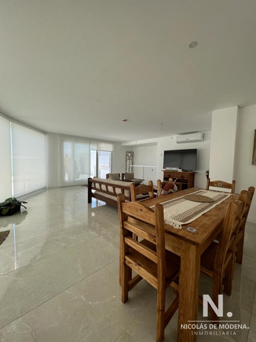 Departamento En Venta En Edificio Miami Boulevard Ii, A Pasos Del Mar