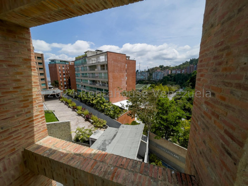 Ss: Vende Apartamento 24-23372 En Solar Del Hatillo De 114 M2, 3h/3b/2pe