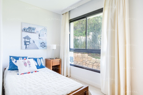 Moderno Apartamento En Alquiler De Tres Dormitorios En Primera Linea, Playa Brava- Ref: 30122