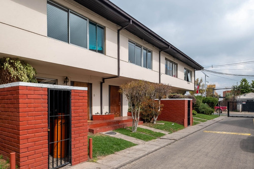 Imagen 23 de 27 de Exquisita Y Remodelada En Pasaje Cerrado (casa La Aurora)