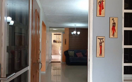 Team Gonzalez. Inzitu Realtors Vende Casa Res. Las Majaguas San Diego, Av. Don Julio Centenociudad