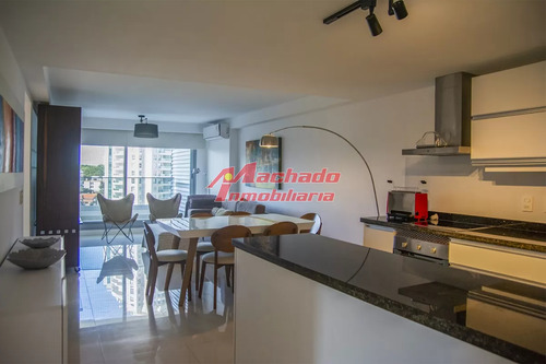 Apartamento En Venta En Torre Esmeralda De 3 Dormitorios , En Punta Del Este