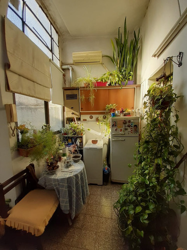 Ph 2 Ambientes Primer Piso Con Entrepiso Sobre Av Vieytes Barracas Venta