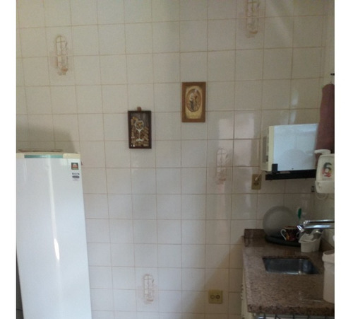 Imagem 29 de 30 de Linda Casa 3 Qtos( 2suítes), Cozinha, Sala De Estar E Jantar Grande Área De Lazer Com Churrasq/forno Etc, Piscina Ampla 10 X 5 - Edícula Com Qto Sala Cozinha Wc, Lazer E Bem Próx A Praia $ 800.mil