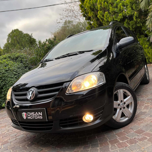 Imagen 2 de 18 de Volkswagen Suran 2010 1.6 Highline 101cv 11c