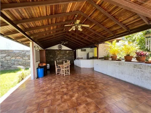Vendo Casa 320m2 La Tahona 2325