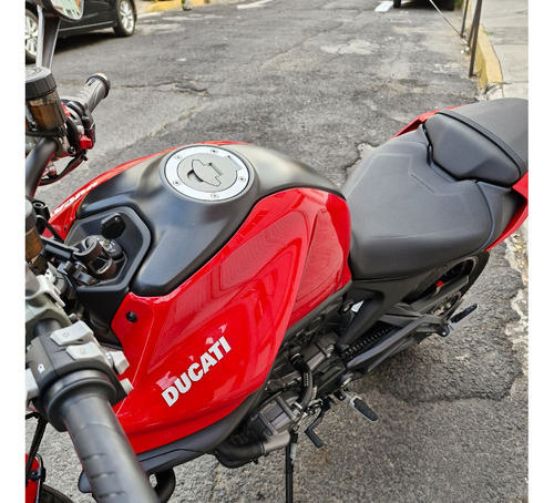 Ducati Monster + 2022