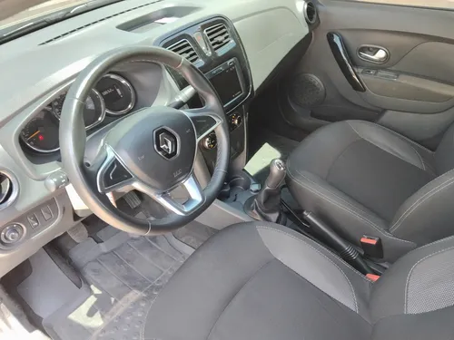 Renault Logan 1.6 Expression / Life +