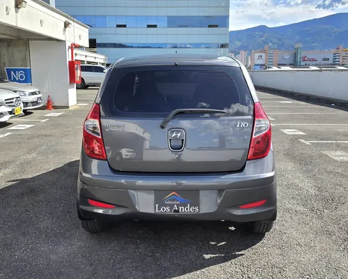Hyundai i10 1.1 AT