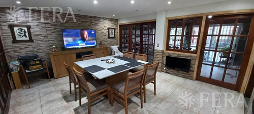 Imagen 6 de 19 de Venta Casa De 6 Ambientes Con Cochera Y Fondo Libre Con Piscina Y Quincho En Wilde (26900)