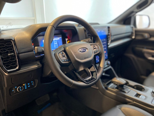 Ford Everest 2.3 Gtdi Titanium 4X4 At
