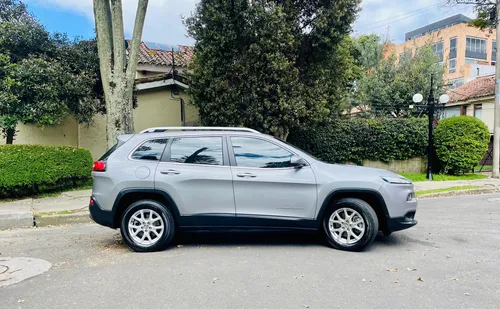 Jeep Cherokee 3.2 Longitude