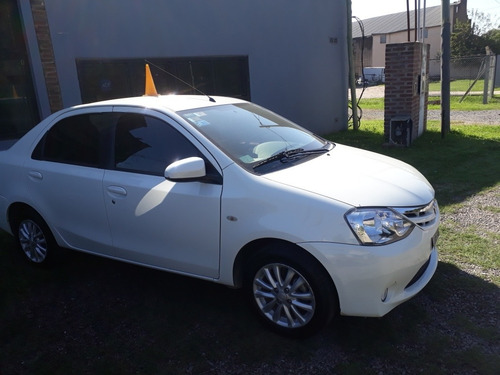 Toyota Etios 1.5 Sedan Xls 2014