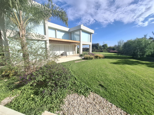Casa . Venta. Buenos Aires Golf . Bella Vista.