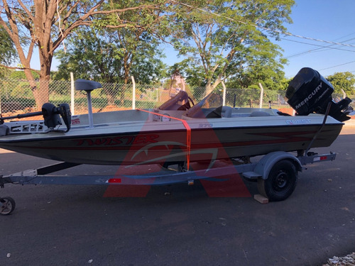 Lancha Quest 270 (2008) 159hrs - Mercury 175hp + Carrreta