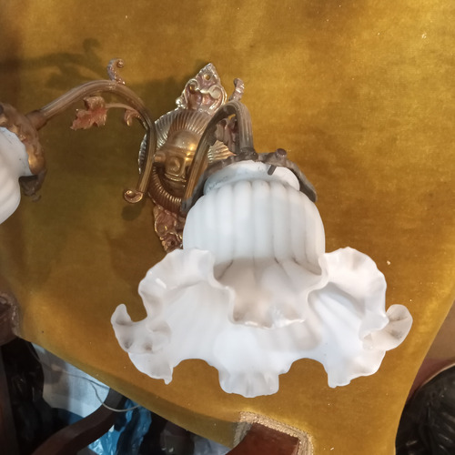Aplique Antiguo De Pared Lampara 2 Luces Con Tulipas Frances Dorado Oscuro (Usado)