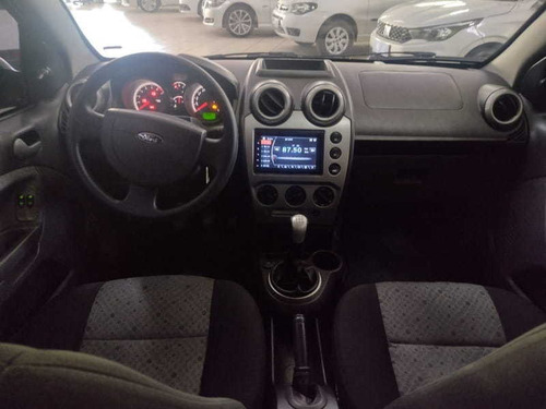 Imagem 11 de 13 de Ford Fiesta 1.6 Flex
