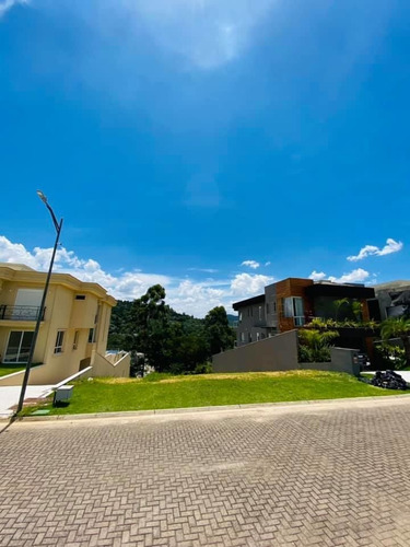Tamboré 01 - Terreno - 560m² - Vista Livre, Declive, Sem Visinhos, Melhor Alameda Do Condomínio - Cncd119