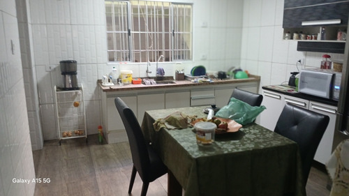 Casa 4 Dormitórios 1 Suíte 2 Banheiro