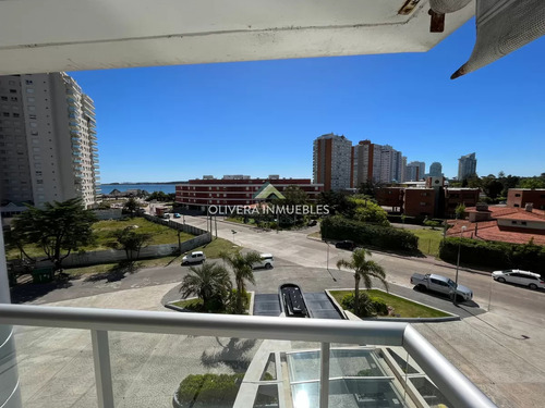 Apartamento En Venta De  2 Dormitorios En Punta Del Este - Miami Boulevard