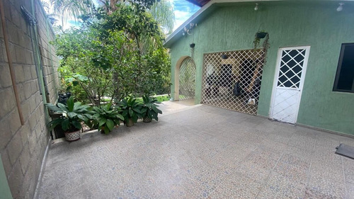 Casa En Venta Seminueva En Cuernavaca Con Areas Recreativas