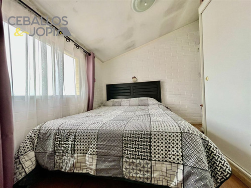 Casa En Venta De 2 Dorm. En Villa Alemana