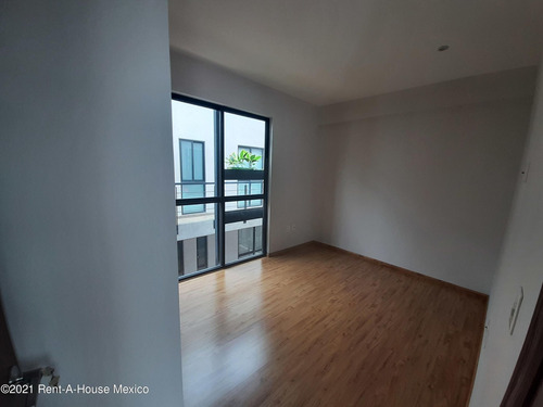 Imagen 7 de 9 de Departamento En Venta En Portales 215031al