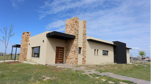 Casa A Estrenar En Country Fincas De San Vicente