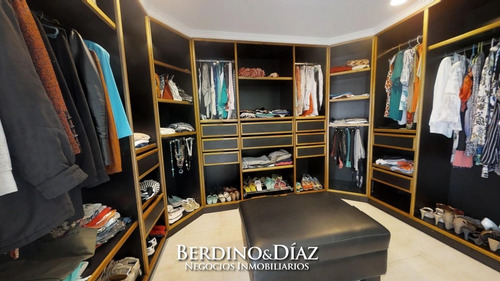 Impecable Y Espectacular Casa En Zona Lugano Cerca Del Shopping- Ref: 366