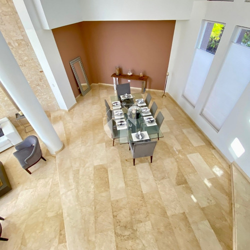 Te Ofrecemos Esta Grandiosa Casa De Dos (02) Niveles, Totalmente Amoblada. Ubicada En La Urb. Villa Antillana, Puerto Ordaz. Confort Y Exclusividad En Un Solo Lugar