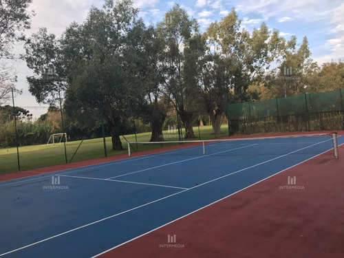 Casa Chalet En Venta Barrio Privado Ubicado En Escobar, Escobar
