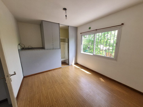 Venta De Hermoso Duplex 4 Amb.