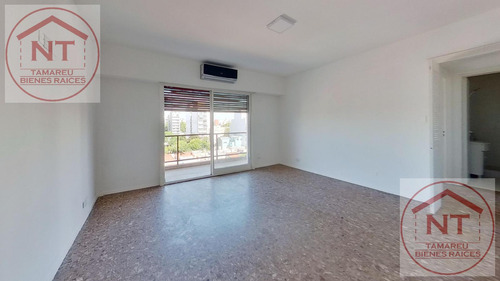 Departamento 2 Ambientes. Balcon Corrido. Piso Alto. Villa Del Parque. 58m