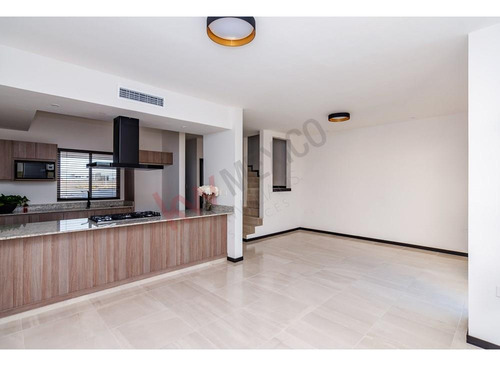 Casa En Venta En Quintas La Cima, Torreón - 3 Recámaras, Jardín Y Estacionamiento Techado