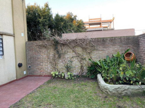 Dúplex En Venta - 2 Dormitorios 1 Baño - 123.57mts2 - La Plata