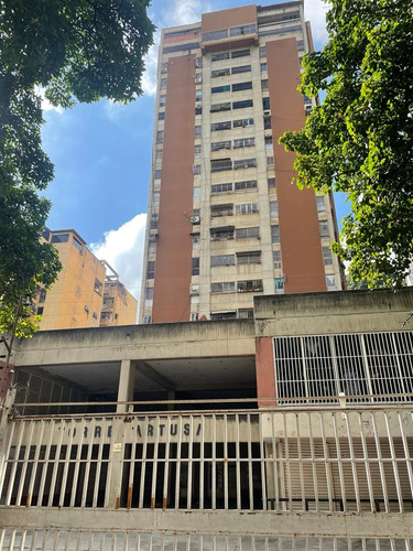 Apartamento Ph Duplex  Para Remodelar En Venta En El Paraiso