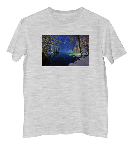 Remera Hombre Paisaje De Invierno Agua Y Luces Invernales