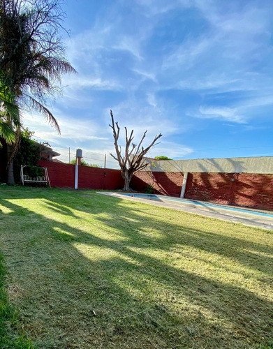 Venta De Chalet En Dos Plantas
