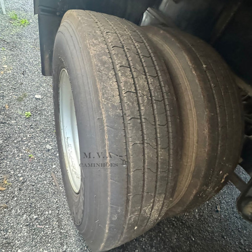 Baú Randon 3 Eixos 30 Pallets C/ Pneus Novos Ano 2013