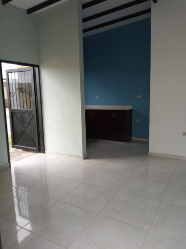 Imagen 2 de 11 de Se Alquila Casa En Los Frailejones Zona Industrial Al02-893zi-msal
