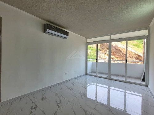 Imagen 8 de 12 de En Venta Apartamento En Res. Costarena Suites, Av. Costanera Nueva Barcelona