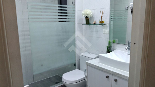 Venta De Dos Casas Las Condes De 4 Dorm / 4 Baños
