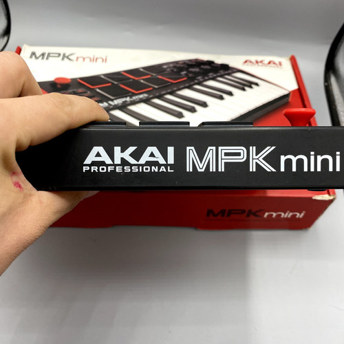 Akai Mpk Mini Professional Midi Keyboard 