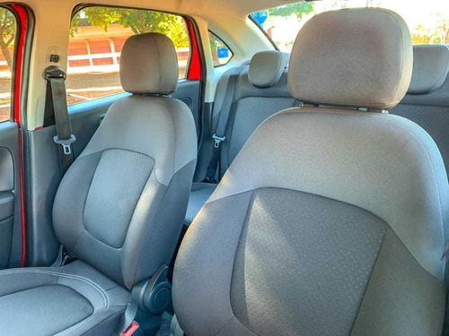 Imagem 9 de 10 de Fiat Grand Siena 1.4 Attractive 8v Flex 4p Manual