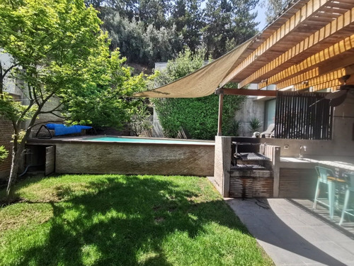 Preciosa Casa De Hormigon En Niveles Con Piscina Muy Segura