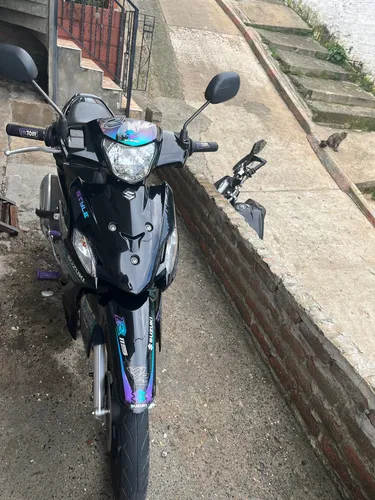 Viva R Negra Con Calcas Tornasol Moradas